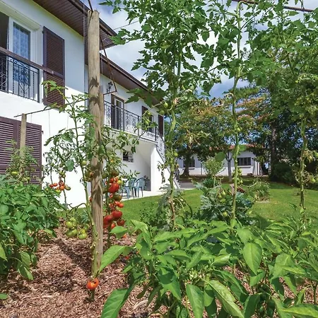 Dom wakacyjny Three-bedroom Holiday In