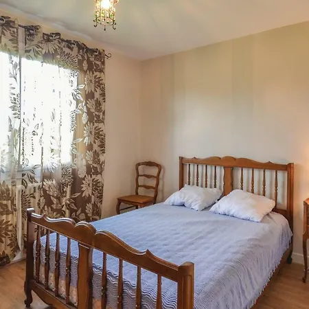 Dom wakacyjny Three-bedroom Holiday In *