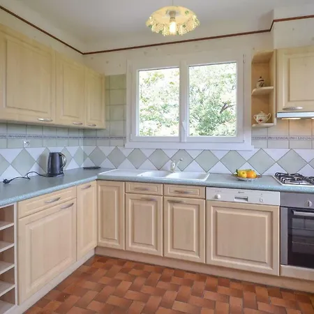Three-bedroom Holiday In