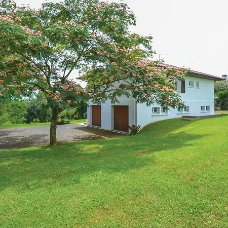 Three-bedroom Holiday In *