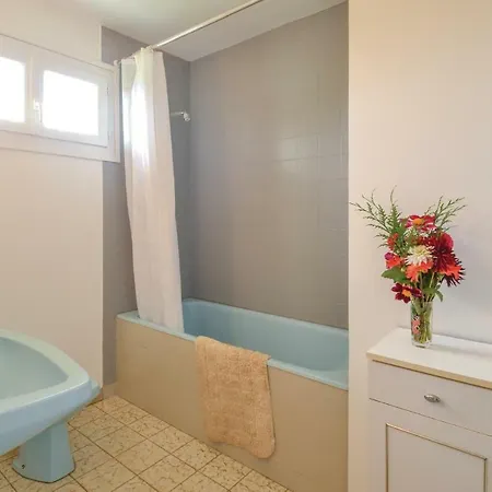 Dom wakacyjny Three-bedroom Holiday In
