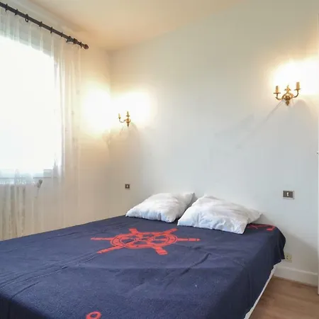Three-bedroom Holiday In